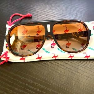 Goodr aviator sunglasses almost new
